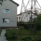 Gibts solche Strommasten  öfter  mal?  |  Am 19.09.2018 um 00:49 schrieb Ralph Aichinger: der Schweizergrenze entfernt)...