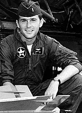Actors who served in the military  |  Stephen Tontoni  wrote in news:tontoni-   ...